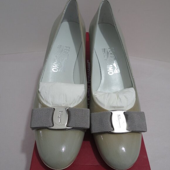 Salvatore Ferragamo Carla Cygno Patent calf Pump Gray Shoes - Picture 3 of 5